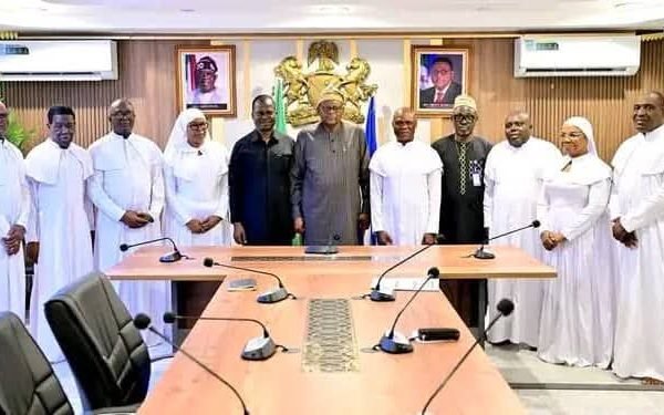 Governor Otu wades into Biakpan–Etono war