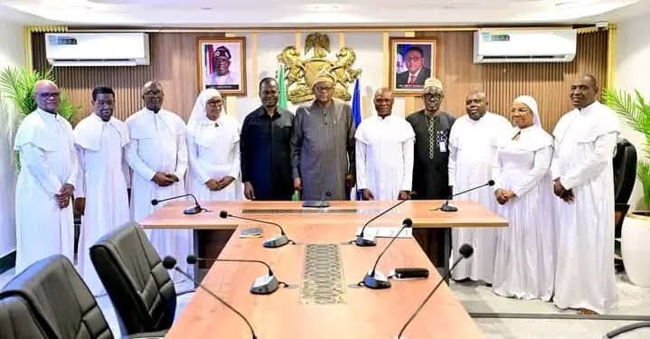 Governor Otu wades into Biakpan–Etono war