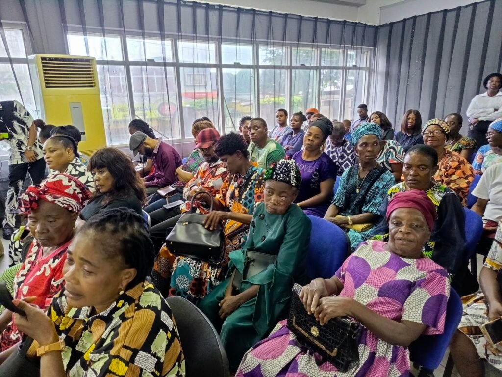 George Oben-Etchi empowers 300 widows with N30m on late wife's anniversary
