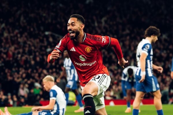 Manchester United move to top 4 with 4-2 win against Brighton