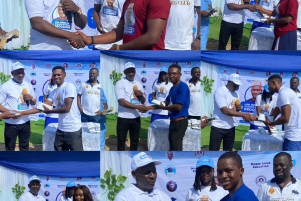 C'River Environment Commissioner disburbes ₦10m scholarship to 60 Abi students