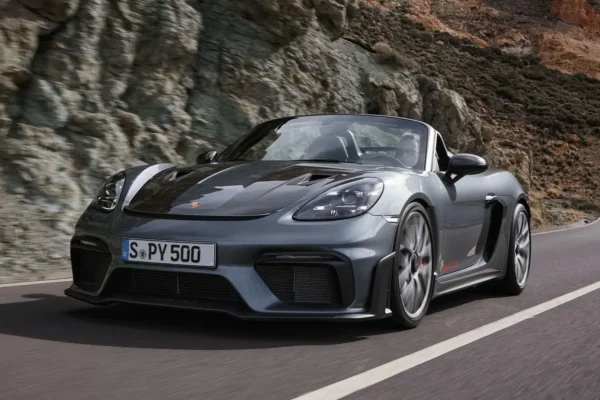 Porsche plans new fuel SUV to succeed Macan amid strategic shift