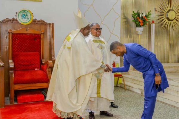 Governor Otu donates ₦120m for new Ogoja Catholic Cathedral