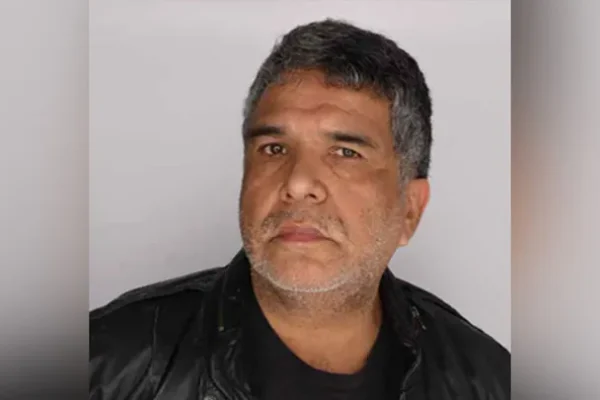 Kansas professor urges doxxing of ICE agents, sparking outrage