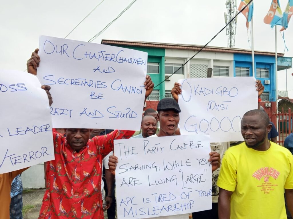 Cross River APC crisis takes another turn as members protest against Chairman