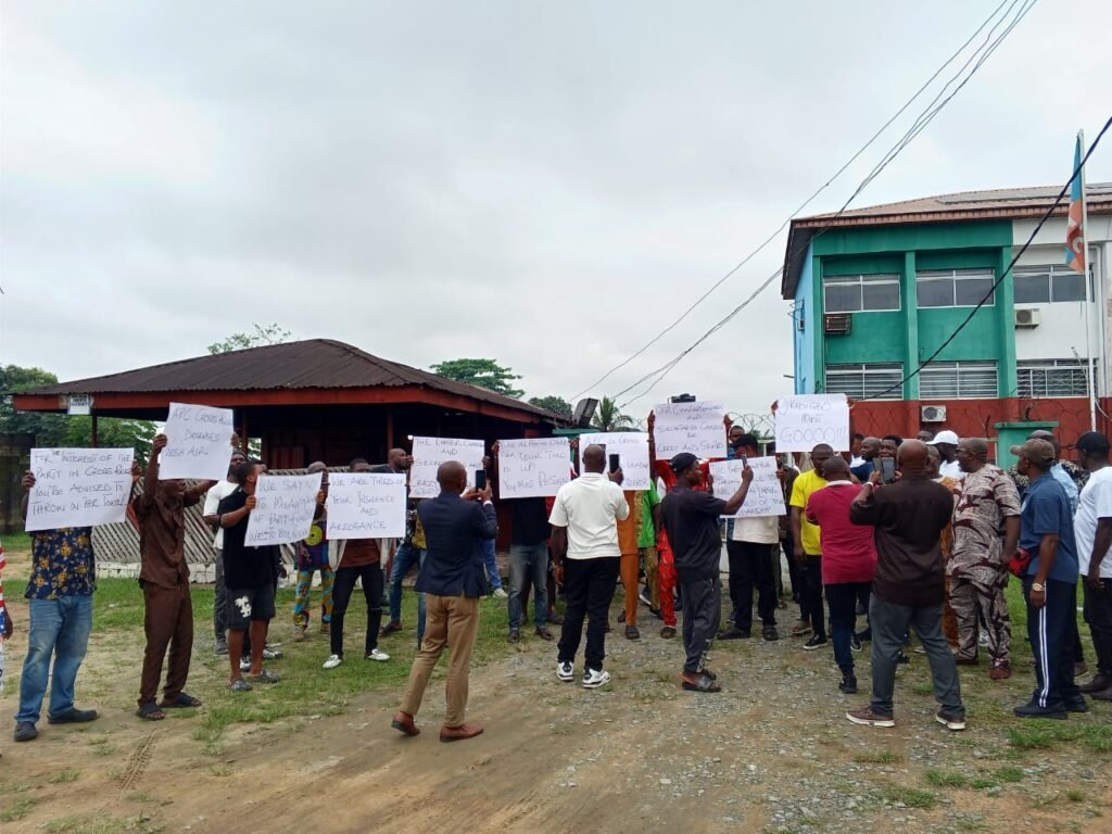 Cross River APC crisis takes another turn as members protest against Chairman