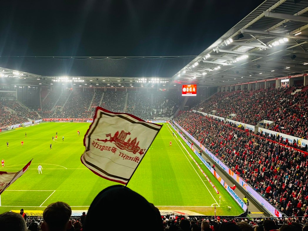 Gladbach win at Mainz thanks to Da Costa's own goal