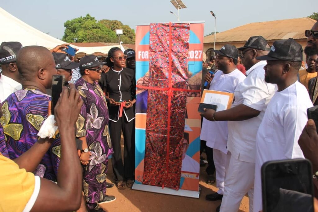 Hon. Ebokpo empowers 250 students, 55 widows, rice farmers in Obubra