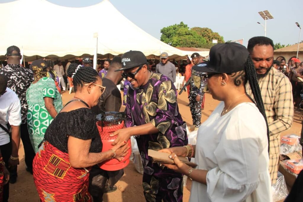 Hon. Ebokpo empowers 250 students, 55 widows, rice farmers in Obubra