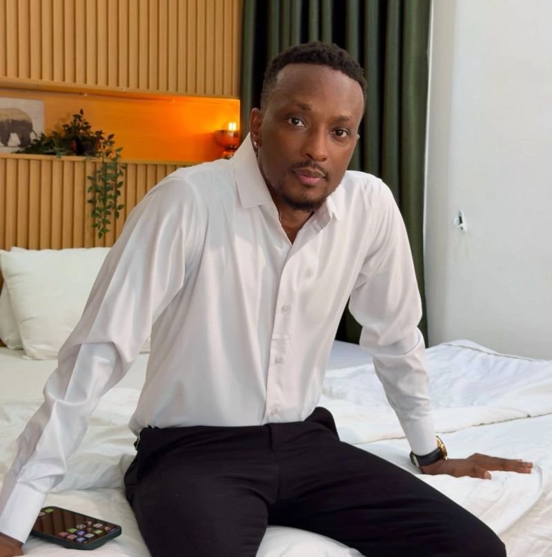 Influencer takes own life, schedules post to announce death