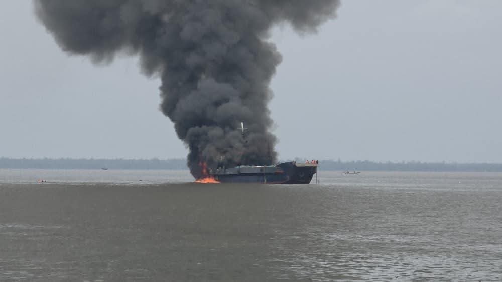 One missing as Navy rescues 20 from burning vessel off Calabar waterways