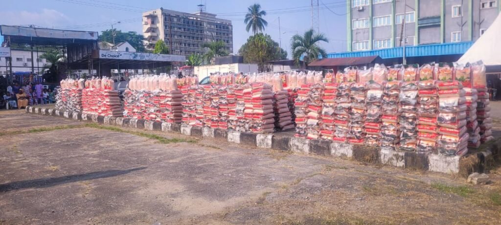 Ohanaeze Ndigbo PG feeds 2,500 widows, physically challenged, others in Cross River