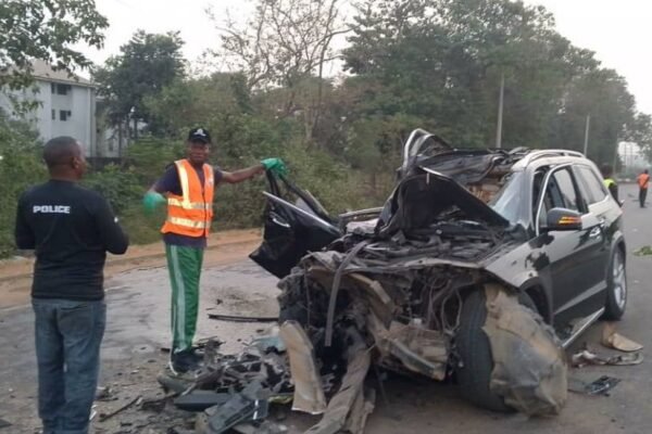 2 dead as Mercedes-Benz rams into truck in Abuja