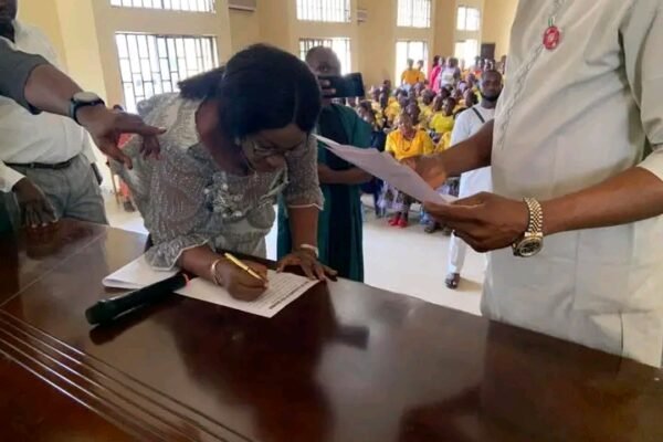 Cecilia Ogar takes oath as Bekwarra Vice Chairman