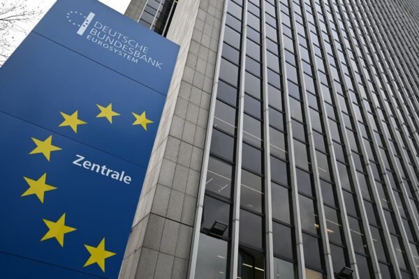 German central bank predicts only slight growth in first quarter