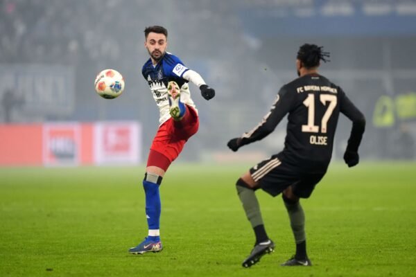 Bundesliga leaders Bayern stunned in 2-2 draw with Hamburg