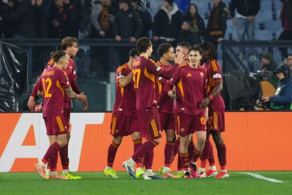 Stuttgart hopes of last 16 spot takes blow in defeat to Roma