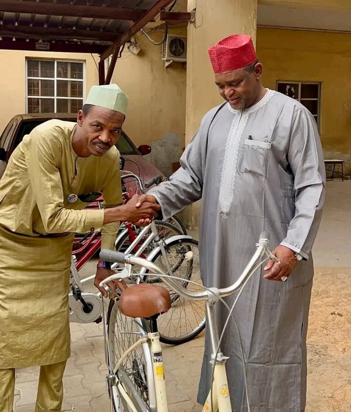 Commissioner donates bicycles to junior staff