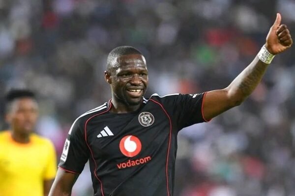 Tshegofatso Mabasa joins Stellenbosch from Orlando Pirates