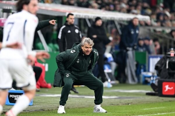 Ailing Werder Bremen sack coach Steffen after 10 games without win
