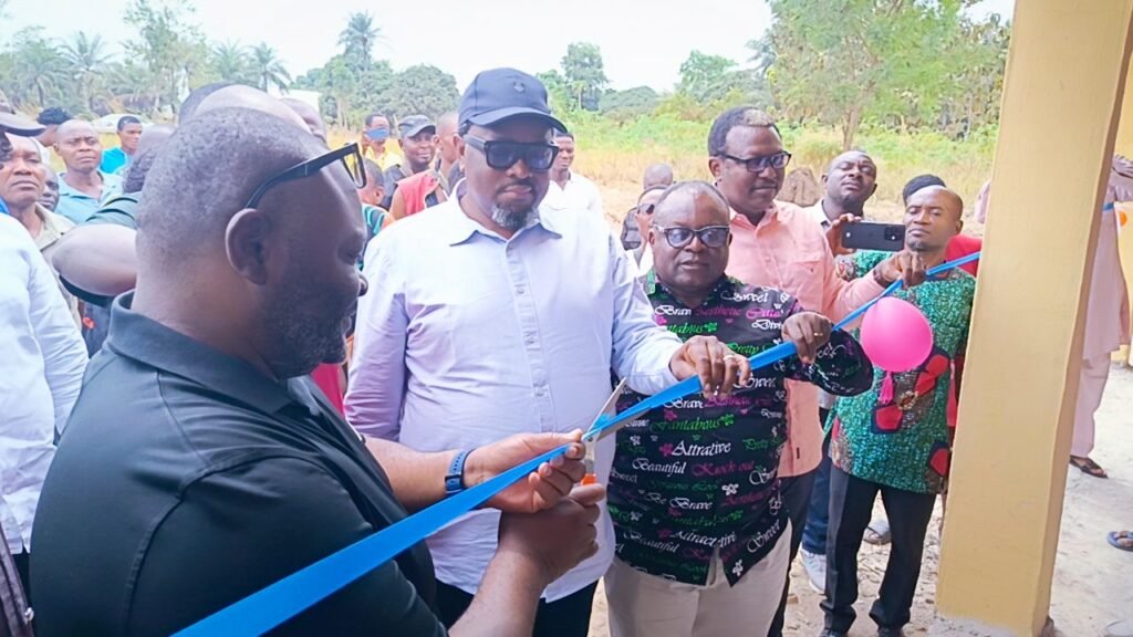 Bekwarra hails Akpanke as he commissions another project