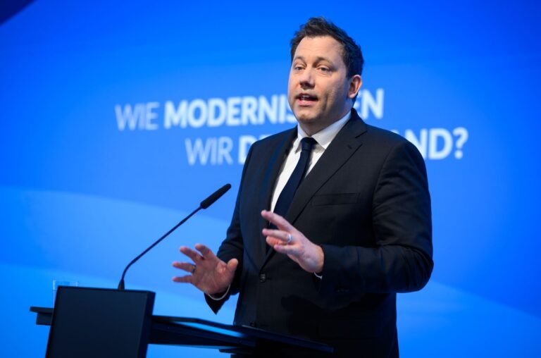 Germans must work more and for longer - Minister