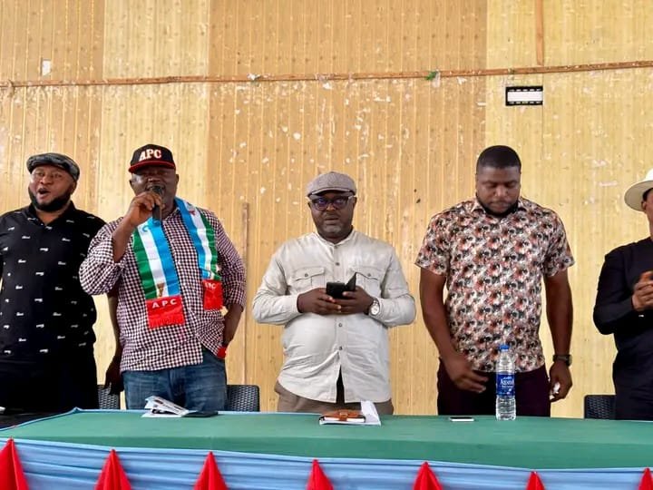 Yakurr Chairman congratulates APC Chapter Chairman, newly inaugurated 13 Ward Chairmen